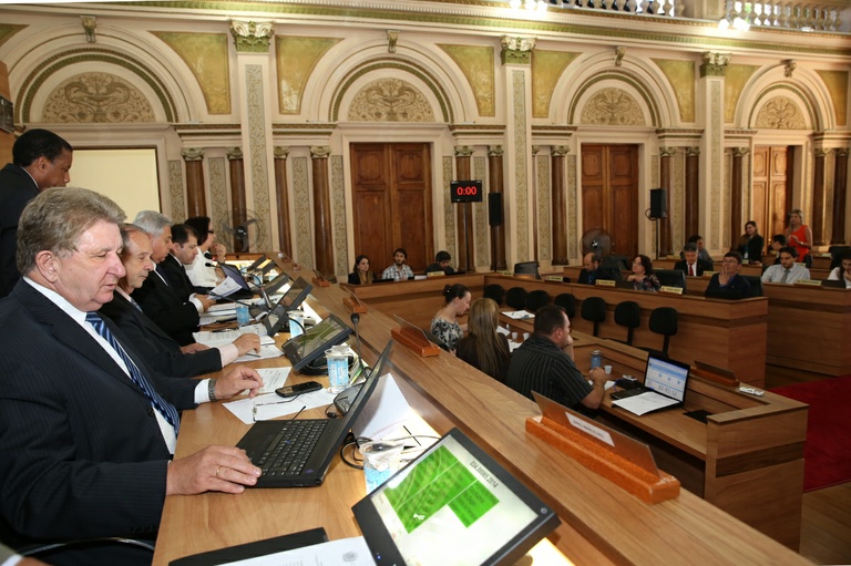 Aprovado projeto que permite renegociação de dívidas