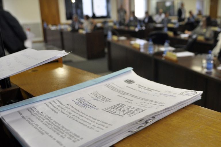 Aprovado projeto que regulamenta serviço de informação 