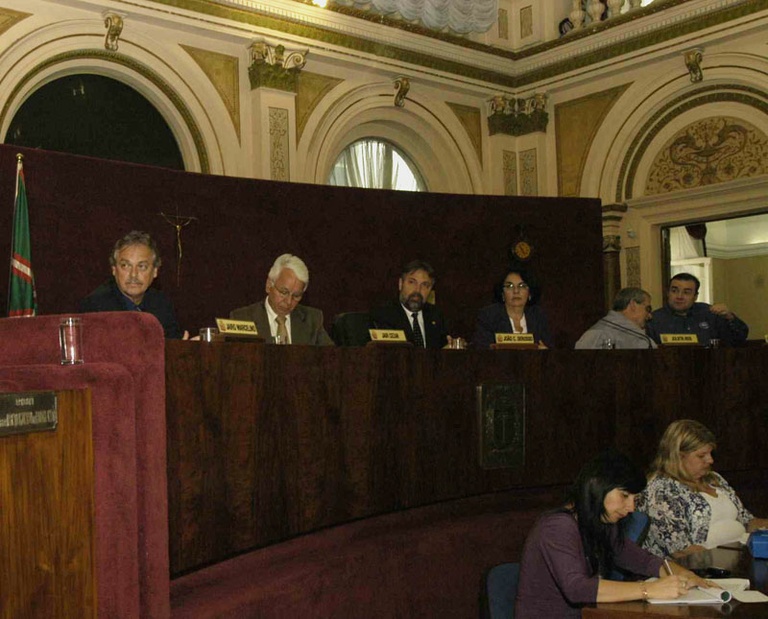 Aprovado ressarcimento a pensionistas e aposentados 