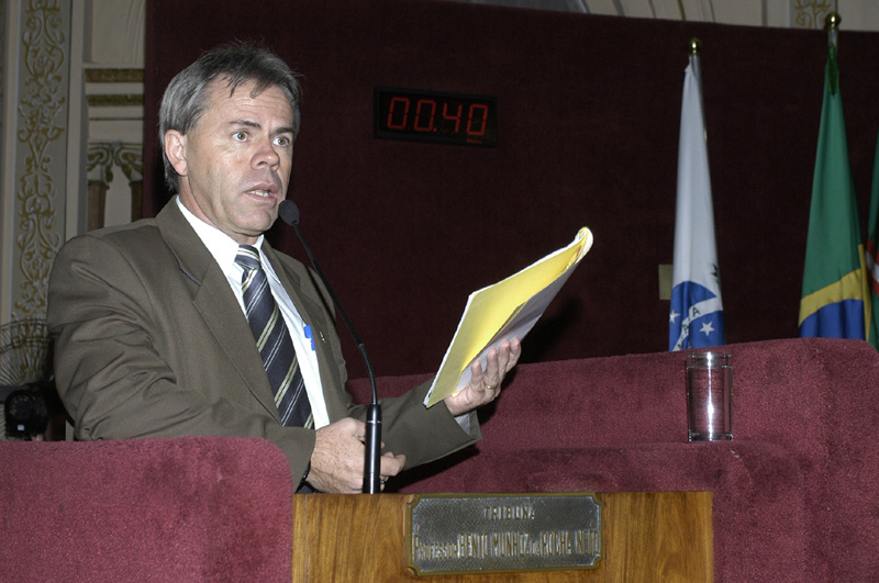 Aprovados dois projetos para construção de portais 