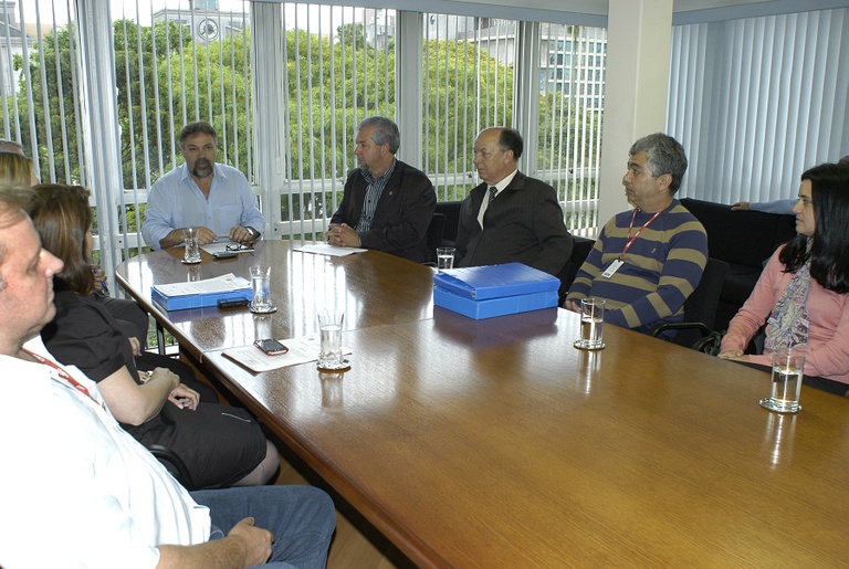 Aprovados em concurso tomam posse na Câmara 