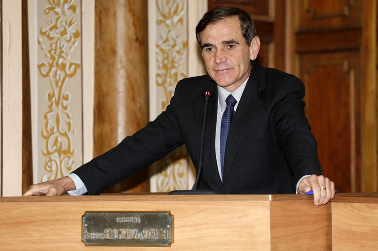 Arquivado projeto para sanções à venda de cigarros falsos