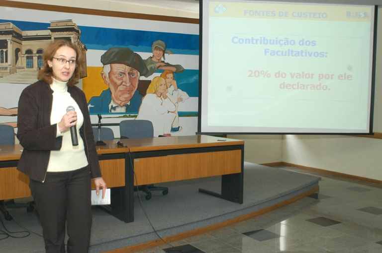 Artesãos e ambulantes discutem Previdência 