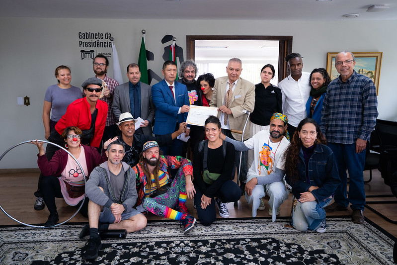 Na Câmara de Curitiba, artistas de teatro de rua pedem menos burocracia