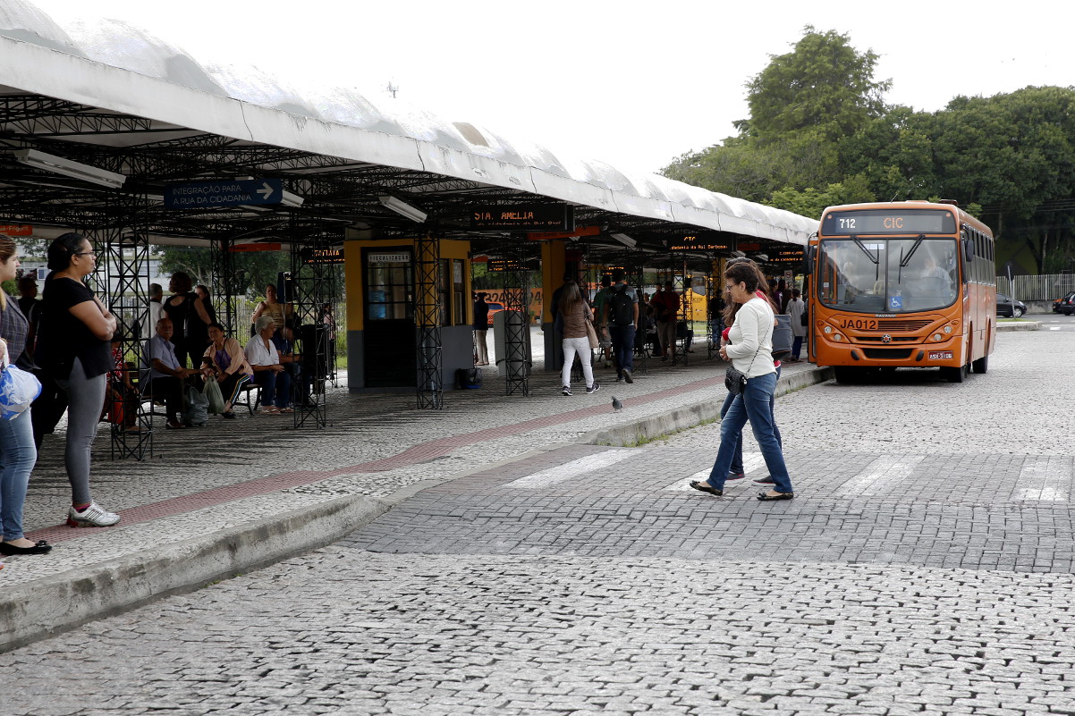 Assentos infantis em ônibus podem se tornar obrigatórios