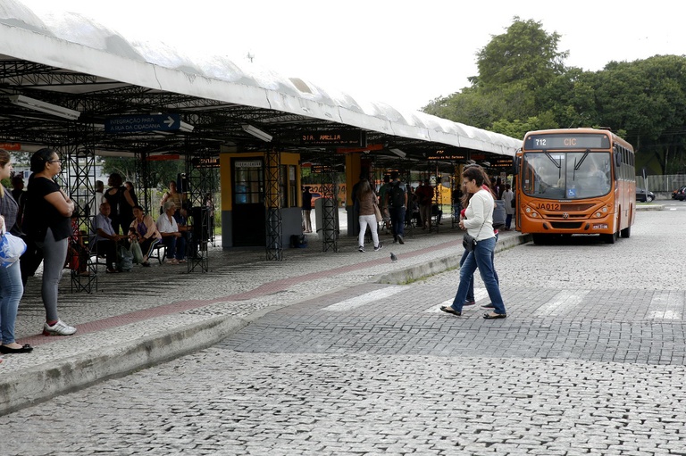 Assentos infantis em ônibus podem se tornar obrigatórios