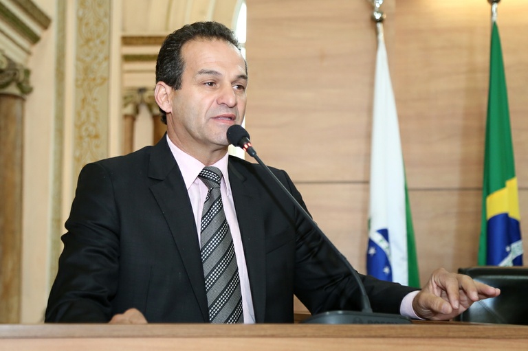 Assinatura de certidão de óbito é tema de dois projetos de lei