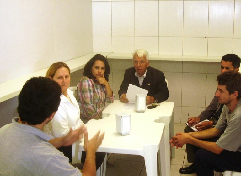 Associação de moradores reivindica estacionamento 