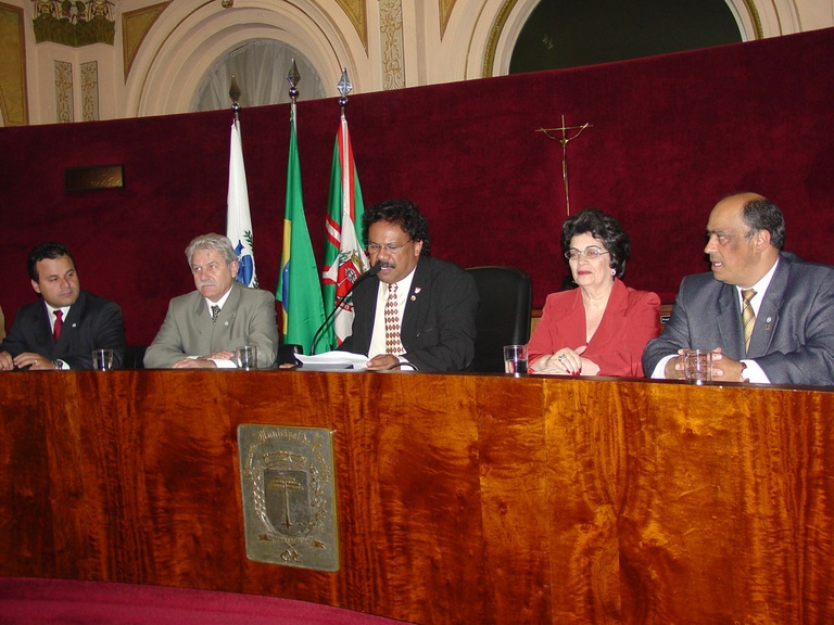 Associação Paranaense de Imprensa é homenageada 