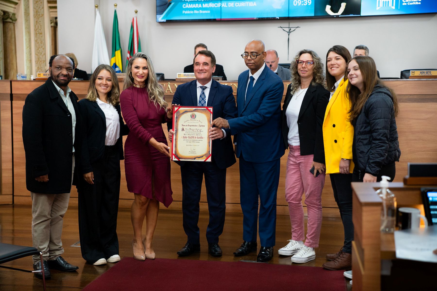 Câmara de Curitiba homenageia UniFM por transmissão esportiva inédita