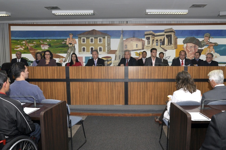 Atletas e empresas recebem prêmios 