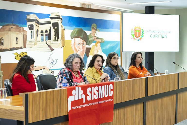 Audiência cobra regulamentação da Assistência Social em Curitiba