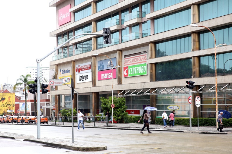 Audiência pública debate acesso de jovens a shoppings da capital