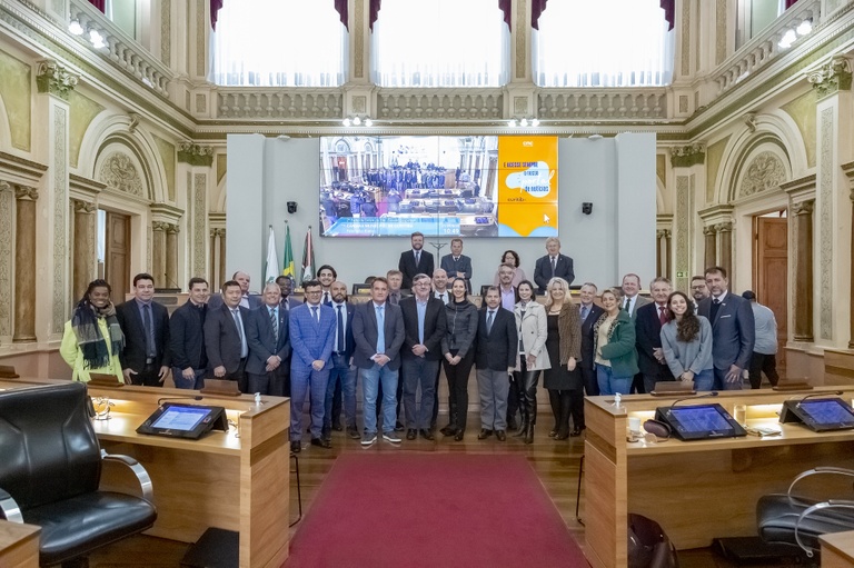 Auditores fiscais do município são homenageados pela Câmara