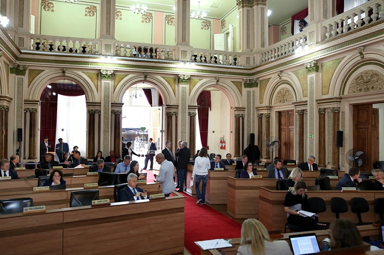 Aumento da multa por abandono de terreno depende do prefeito