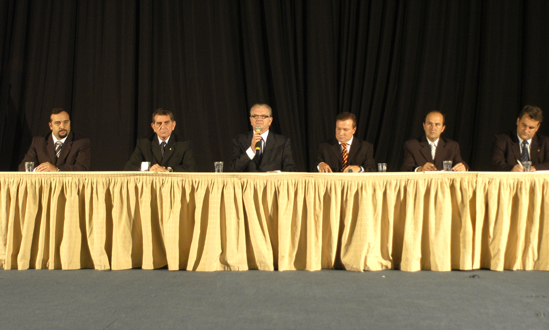 Autoridades discutem a segurança no Paraná  