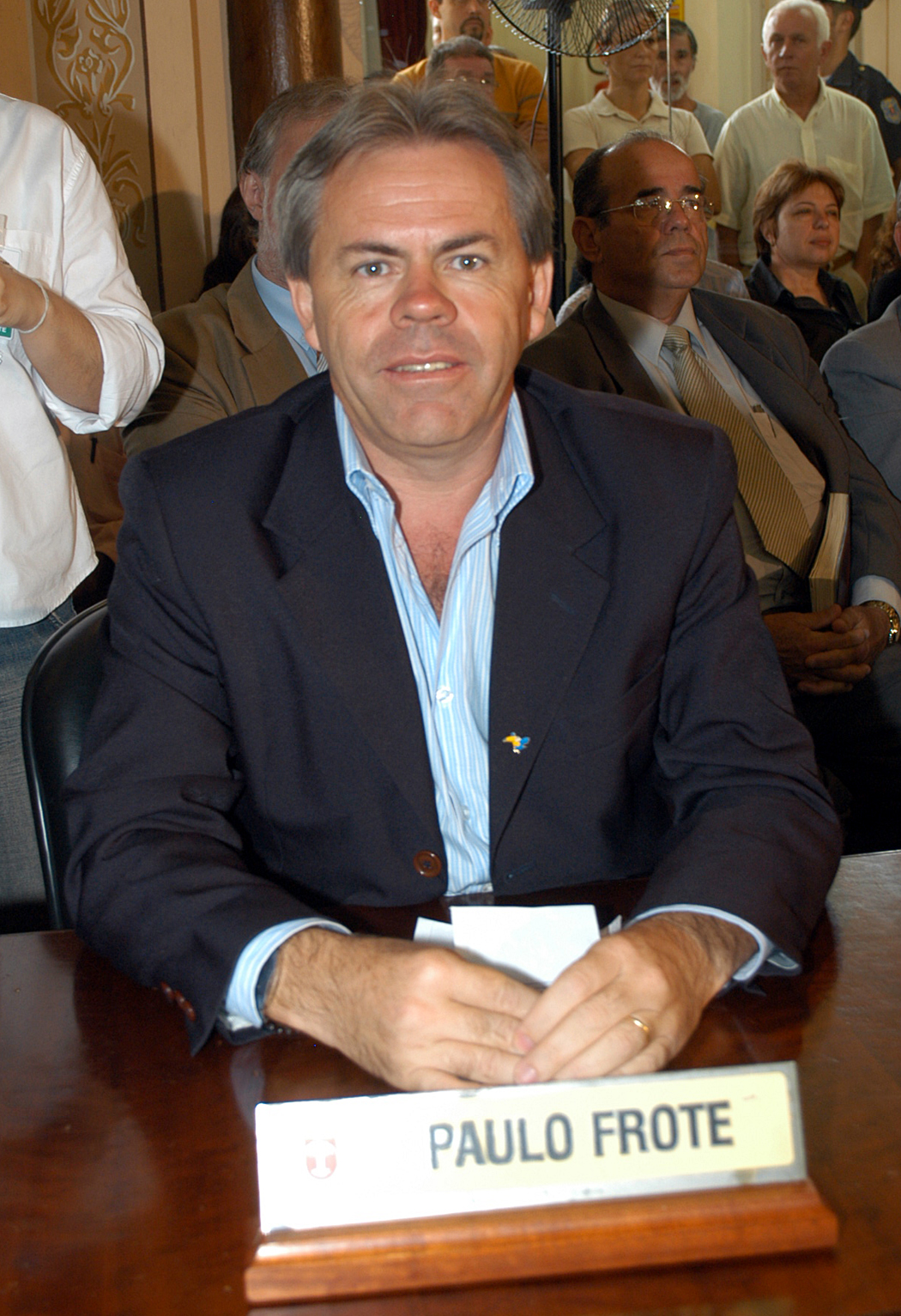 Bairro precisa de unidade de saúde, alerta Frote 