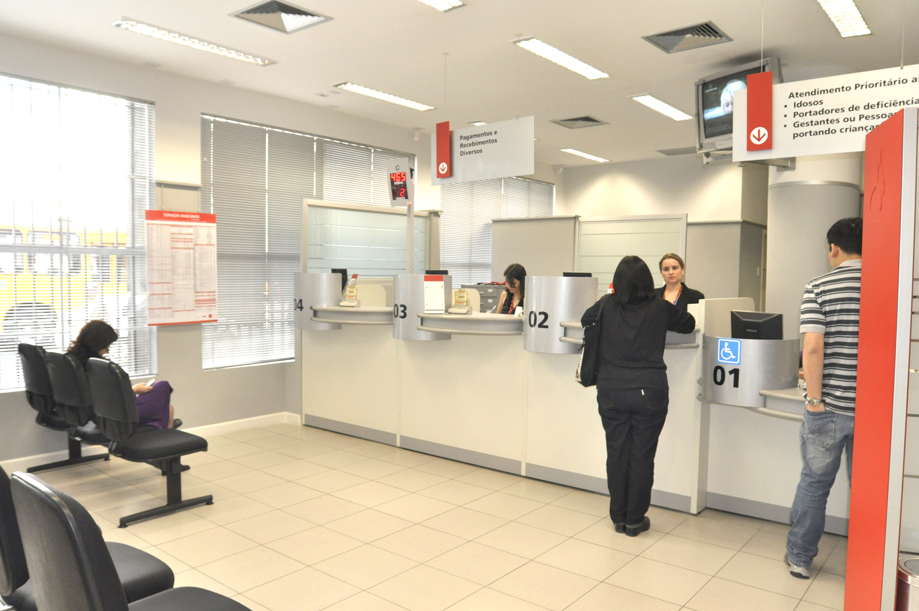 Bancos começam a se adequar à lei 