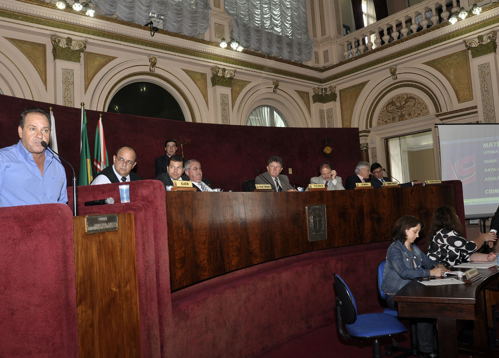 Bancos que não respeitam lei serão penalizados, garantem vereadores 