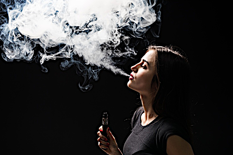 Proposto banimento dos cigarros eletrônicos de locais fechados em Curitiba