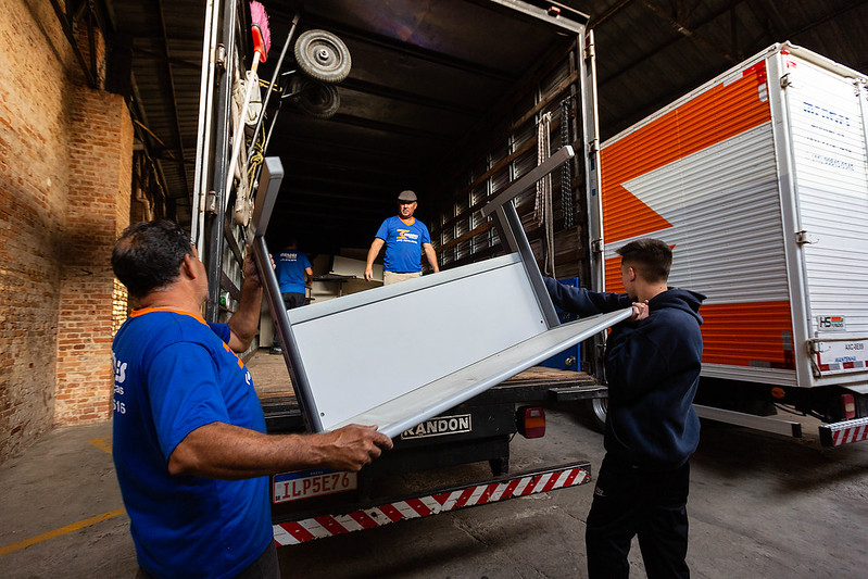 Legislativo disponibiliza móveis de escritório à Prefeitura