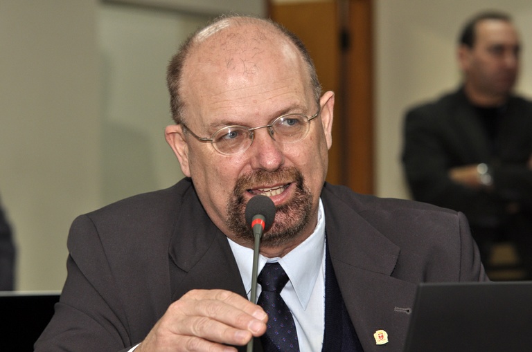 Bernardi propõe exigência de lavatórios externos em espaços de alimentação 