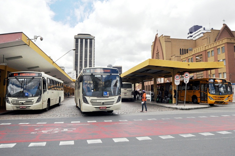 Bernardi requer atenção para lanchonetes em torno do Guadalupe