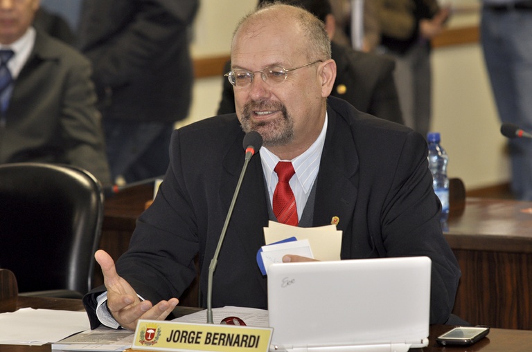 Bernardi sugere nova regulamentação do Aluguel Social  