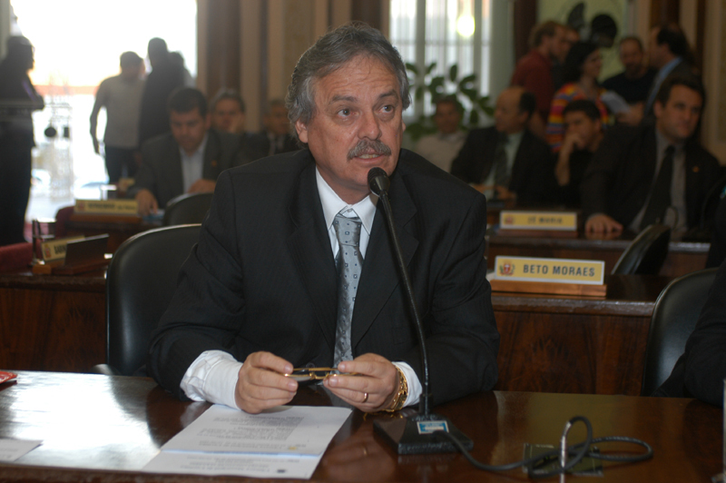 Beto Richa valoriza o futebol paranaense 