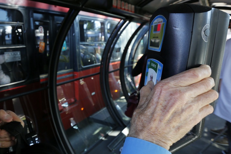 Bilhetagem eletrônica custa R$ 536 mil ao mês, informa Urbs