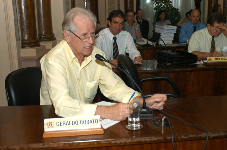 Bobato propõe mais asfalto na periferia 