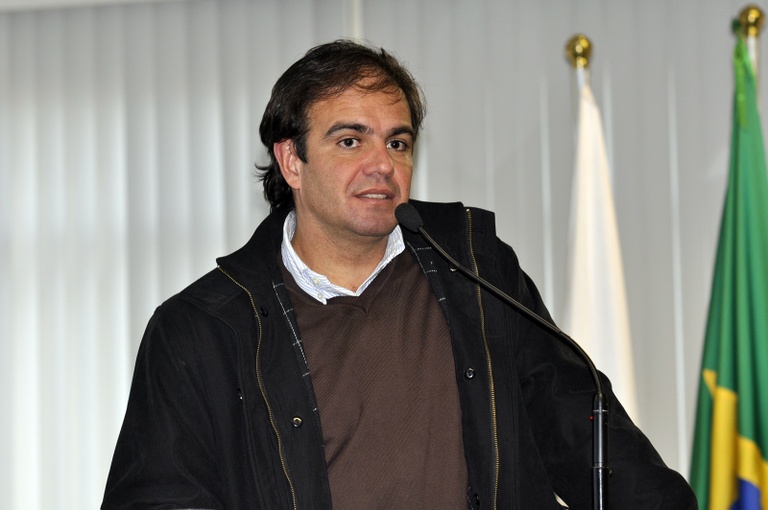 Braga Côrtes busca solução para situação de hospital 