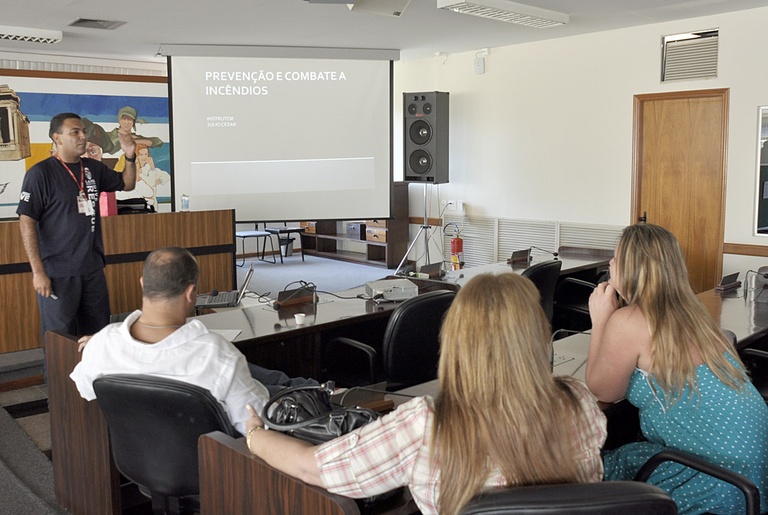 Brigada de Incêndio realiza palestras e atividade de capacitação 
