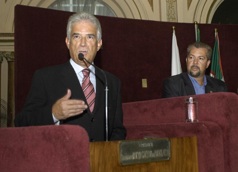 Bueno e Isfer visitam a Câmara 