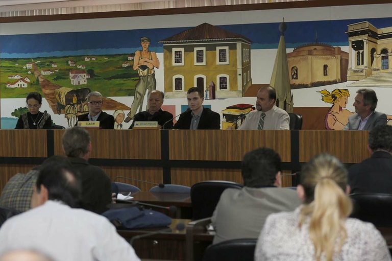 Câmara abre espaço para consulta pública sobre plano de saneamento  