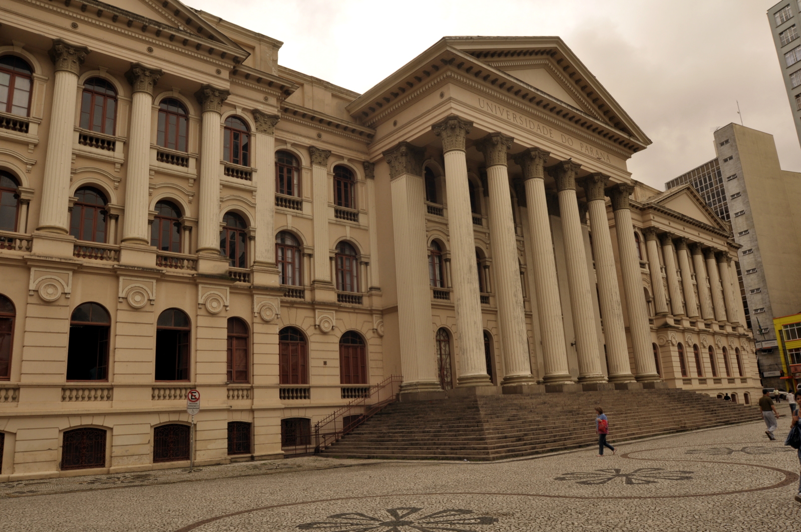 Câmara abre espaço para debate sobre greve nas federais 