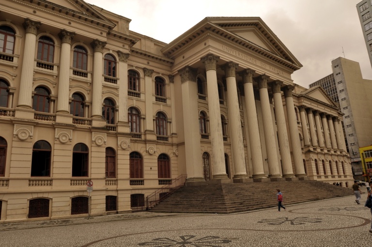 Câmara abre espaço para debate sobre greve nas federais 
