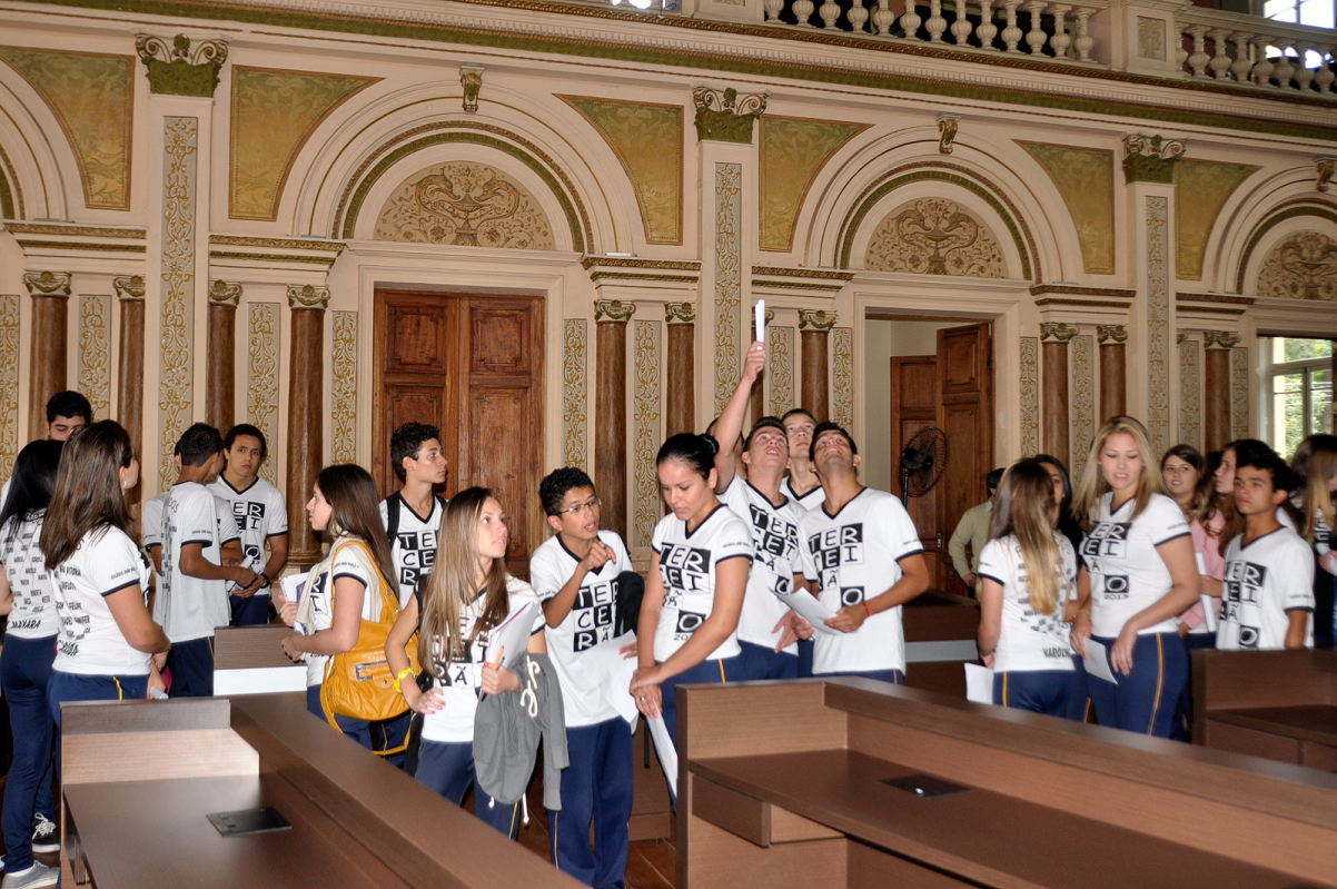 Câmara abre espaço para estudantes despertarem interesse pela política 