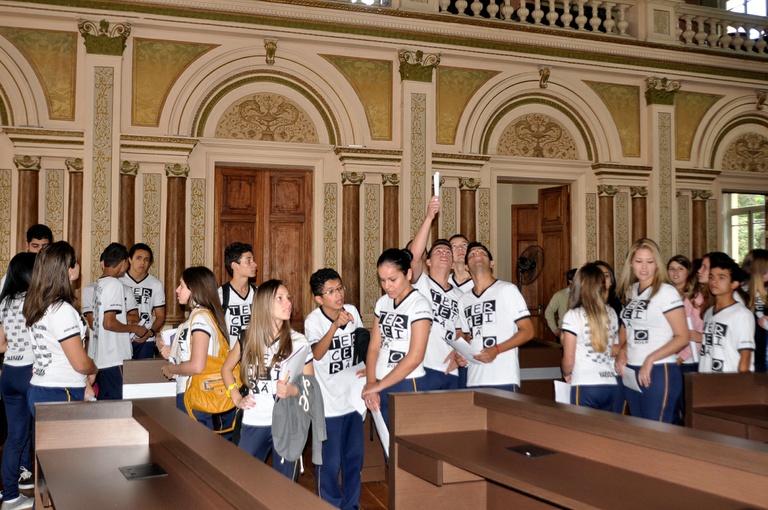 Câmara abre espaço para estudantes despertarem interesse pela política 