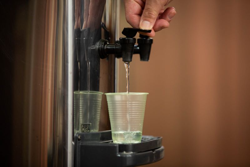 Câmara abre licitação para compra de água mineral e limpeza de bebedouros