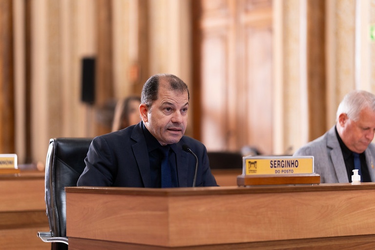 Câmara adia votação das contas de 2023 da Prefeitura de Curitiba