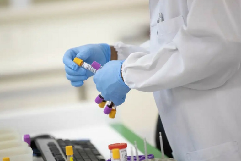 Câmara analisa projeto para valorizar a pesquisa clínica em Curitiba