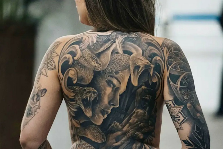 Câmara analisa projeto que valoriza cultura da tatuagem