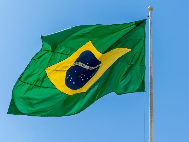 Escolas de Curitiba podem ofertar programa "Patriota Mirim"