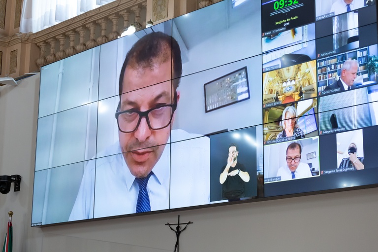 Câmara apoia tornar Gibiteca de Curitiba patrimônio cultural do município