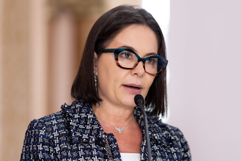 Câmara aprova Cidadania Honorária de Curitiba para Michelle Bolsonaro