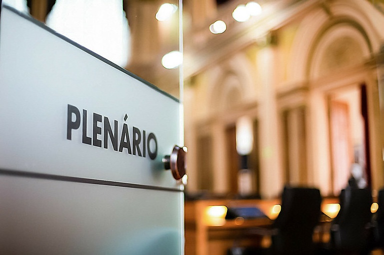 Câmara aprova Cidadania Honorária e Utilidade Pública de Curitiba