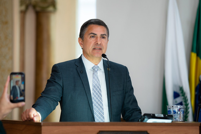 Câmara aprova e Gil Rocha dará nome a centro esportivo em Curitiba