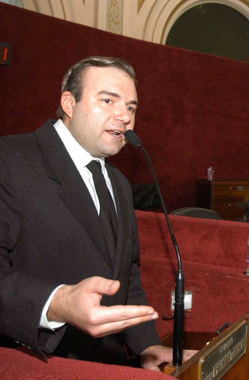 Câmara aprova propaganda em material escolar 