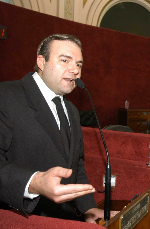 Câmara aprova propaganda em material escolar 